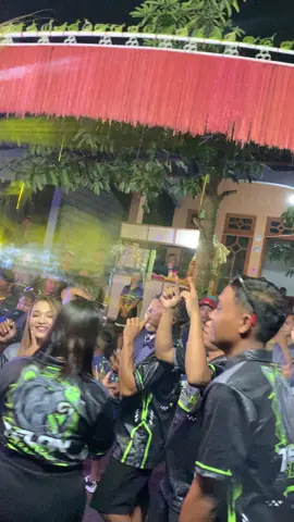 Yang senang pasti asyik, yang gak senang pasti berisik🤪#fyp #xyzbca #soundkarnavalindonesia #muprojectaudio #redhat 