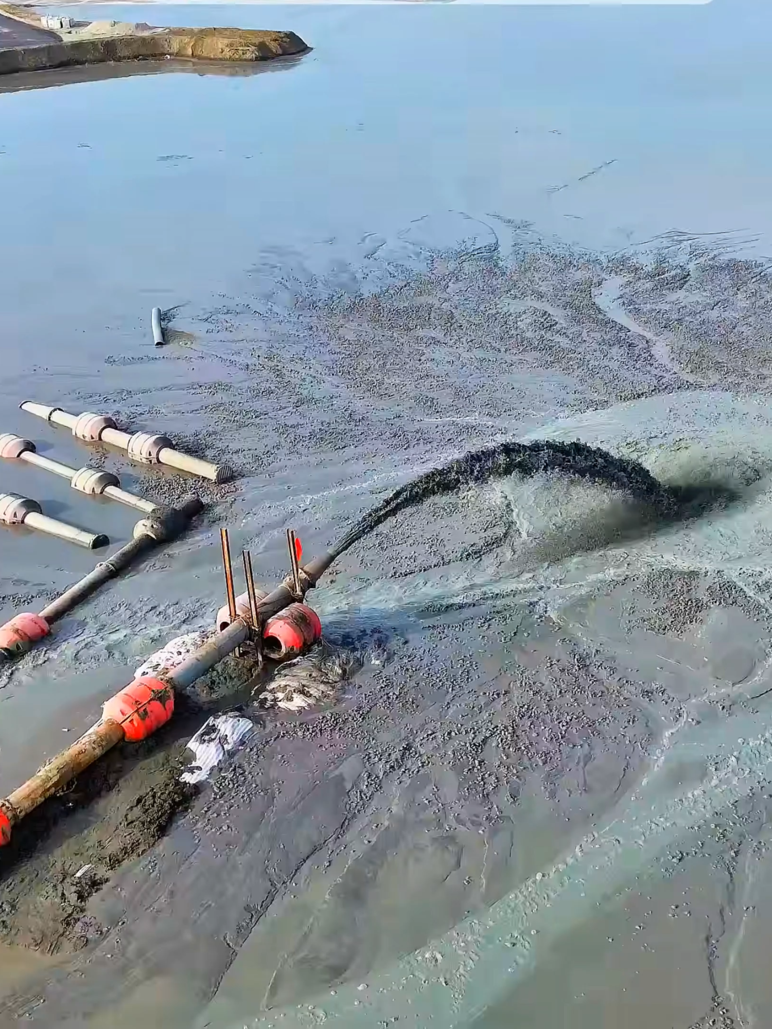 🔥 Ngày 5.12: Vinhomes Green Paradise Cần Giờ Đang Xuất Hiện Điều Gì Mới? 🔥 📌 Ngày 5.12, Vinhomes Green Paradise Cần Giờ tiếp tục ghi dấu bằng những chuyển mình mạnh mẽ tại các phân khu trọng điểm. Hạ tầng nội khu đang định hình rõ nét, một số tuyến đường chính đã hoàn thiện, và nhiều hạng mục quan trọng bắt đầu “trỗi dậy” với tốc độ ấn tượng. 🌊 Từng ngày, dự án đang khoác lên mình diện mạo mới – sống động hơn, hiện đại hơn và tiệm cận hình hài của một siêu đô thị biển đẳng cấp quốc tế. 🏗️ Nếu bạn đang quan tâm đến tiến độ, quy hoạch và tiềm năng tăng trưởng của Green Paradise, video này sẽ mang đến những hình ảnh chân thực nhất để bạn hình dung về tương lai phồn thịnh nơi đây. 👉 Theo dõi ngay để xem điều gì đang thật sự diễn ra tại Green Paradise trong ngày 5.12! #VinhomesGreenParadise #VinhomesCanGio #CanGioThucGiac #TienDoCanGio #TienDoVinhomes #ThienDuongBien #Vingroup #DauTuCanGio #Vinhomes2025 #KhaiTruongSaBan #DoThiBien #VinhomesGreenParadiseCanGio