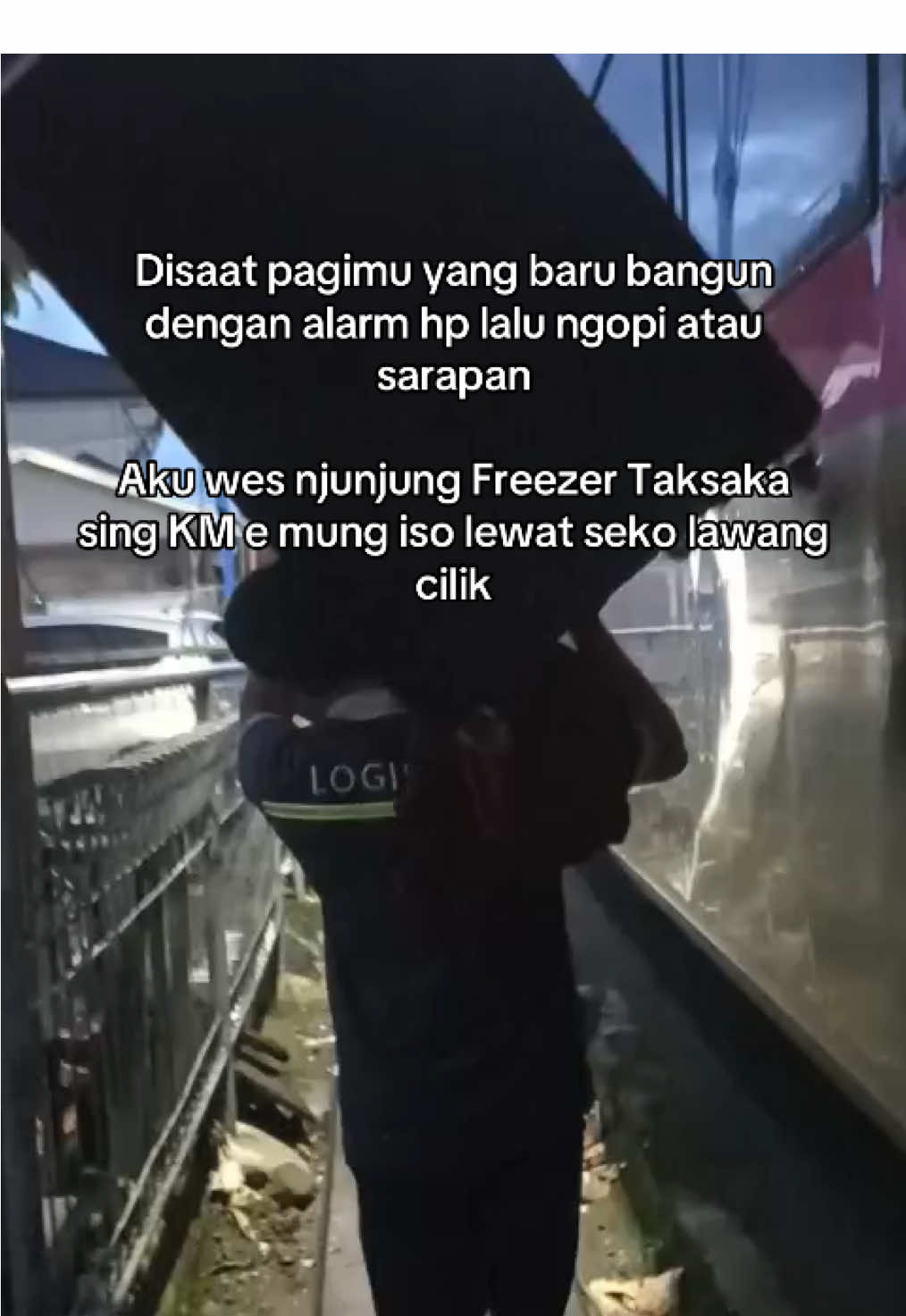 Apresiasi untuk pekerja balik layar yg tidak selalu terlihat tapi perannya sangat nyata.