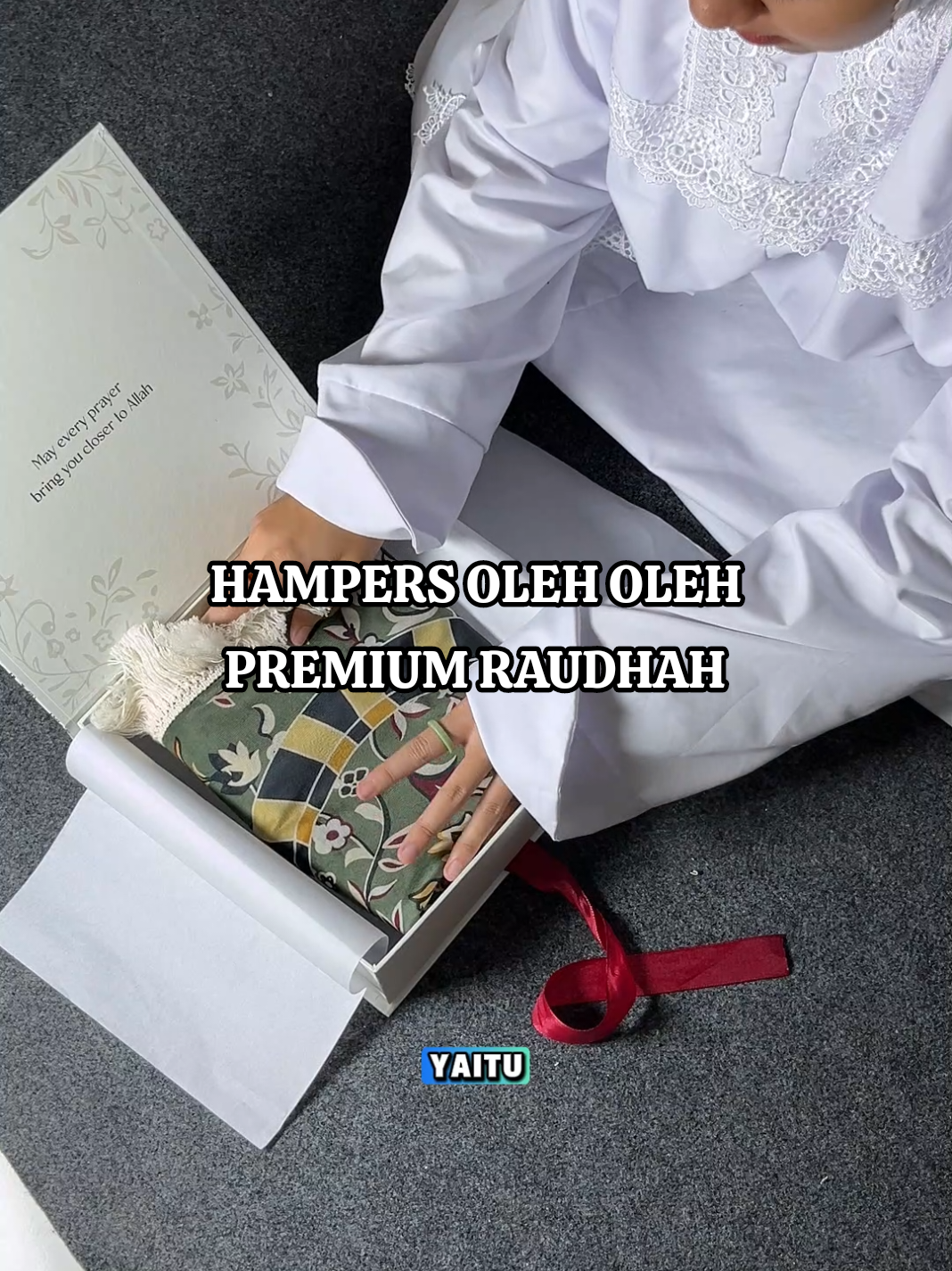 Sajadah premium motif raudhah dengan antislip, lengkap dengan box  motif raudhah. #sajadahpremium #hampers #sajadah 