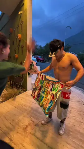 Ya ríndete migajero 💀💀… #onlyyou #serenta #strawberrypom #rock #monterrey label @Class Music 