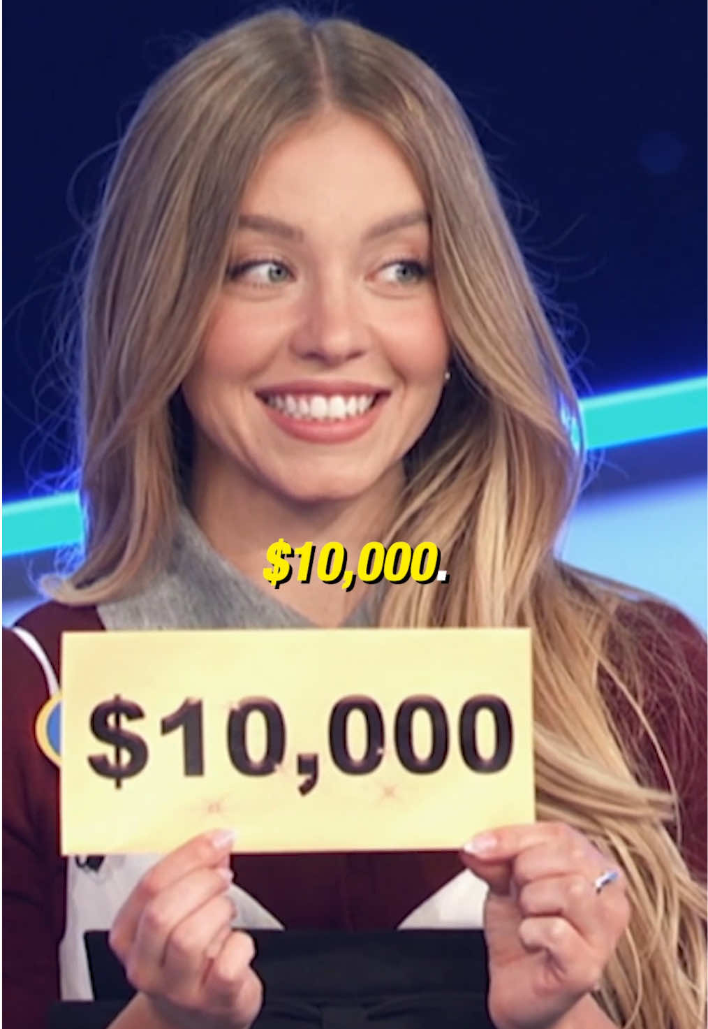 Sydney Sweeney’s got more cash to give away?? 🎁🤑🎁 You can’t have the holidays without the Feud! Stream the rest of this Celebrity Family Feud Special on Hulu!