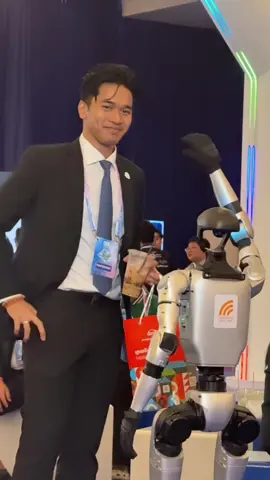 AO Robot ភីងៗតិចហើយ🥰👉🏻👈🏻 #cellcard #fyp #trending #AO