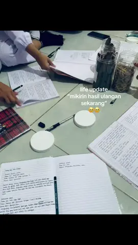 makin sini makin anjlok nilainya huhu🥹🧎🏻‍♀️#nilairapot #nilaiujian #semesterakhir #agit 