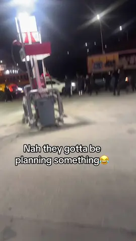 They running around her like NPC’s wthelly😂😂#khastructure 