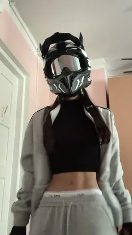 #танец #тренд #шлем #девочканамото #талия 