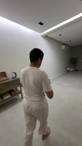 يا جماعه الله يجزاكم خير لكل واحد يسال ويمدح الغطا البلاستيك حق الرف بس مدري وراكم كلكم منهبلين من الفكره تراه شي عادي والله وموجود بكل بيت انا والله منزل المقطع للضحك وكلكم تسالون عنها ههههه