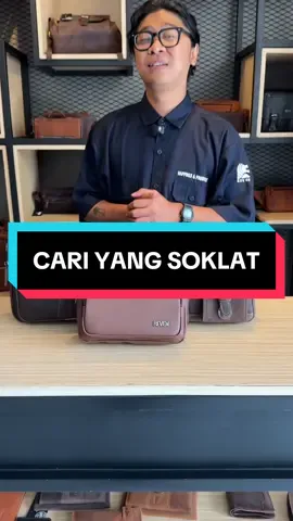 Membalas @Andre klo soklat kita ada nih, klo jagoan pribadi aku sih BIMA slingbag ya. Coklatnya mewah kulitnya CH premium. Tas kerja kan ? #tas #tasselempang #cekkeranjangkuning #klikkeranjangkuning 