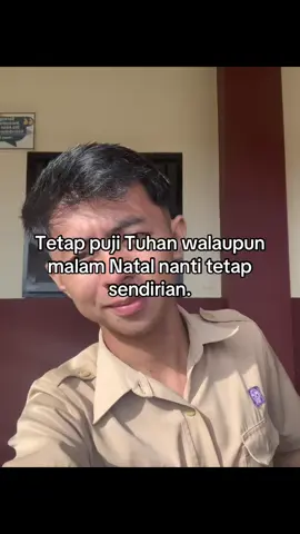 Tetap puji Tuhan walaupun malam natal mti ttp sendirian.#anakmudakristen #rohani_kristen #natal #kristen 