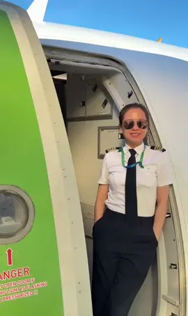 Phụ nữ làm chủ bầu trời  #bamboo #pilot #nuphicong 