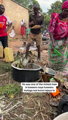 Kunsi najayo lo 🙏🙏#fyp #foryou #kadamasaudia🇸🇦 #ugandatiktok🇺🇬 #choiceshoecentre 