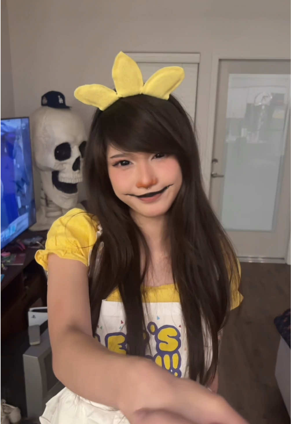 making my bf cosplay with me . . . LINK IN BIO for discounts on eye contacts. Contacts used: “Sullen Doll eye” by @EYEVOS OFFICIAL  #fnafcosplay #fnafmovie #eyevos #eyevoscontacts 