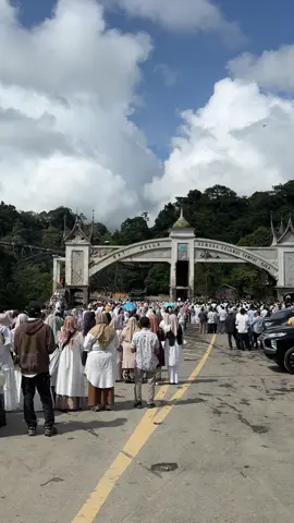 Semoga yang berpulang diberi tempat yang terbaik di sisi-nya. #prayforsumbar  #prayforpadangpanjang 