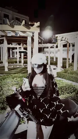 Tìm lại hình bóng ấy qá xa vời... #xhhhhhhhhhhhhhhhhhhhhhhh 