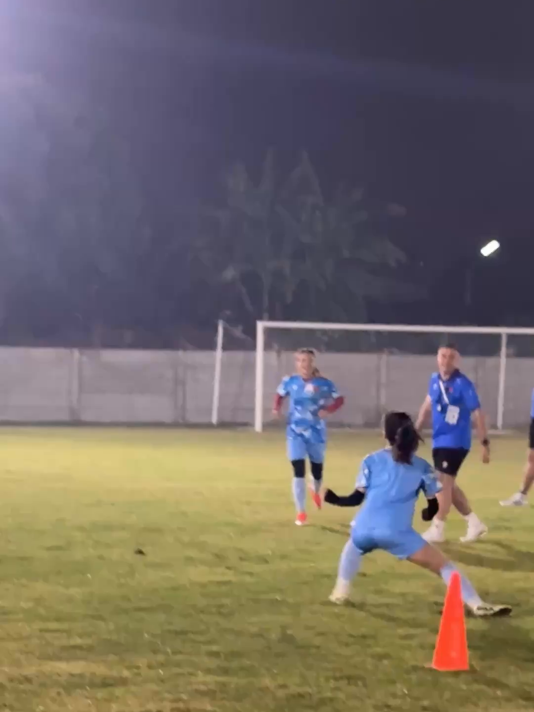 Nữ tuyển thủ khoe kỹ năng đỡ bóng khiến fan ‘há hốc’! #doituyenquocgia #vff #vffchannel #bongdavietnam #doituyenvietnam