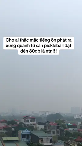 Tiếng ồn từ sân pickleball được xây ở trong khu dân cư vốn yên tĩnh sẽ càng được khuyếch đại khủng khiếp. Vì thế sẽ khó có ai hiểu được khi cả ngày đêm đều bị tác động bởi nó sẽ ảnh hưởng ntn đến sức khoẻ tinh thần. Bạn sẽ không có nổi một giây phút yên tĩnh chứ chưa nói đến một giấc ngủ ngon  