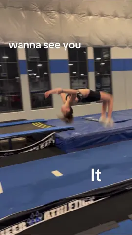 Don’t mind the bent knee whip #cheer #tumbling #fyp #dontflop #greenscreenvideo 