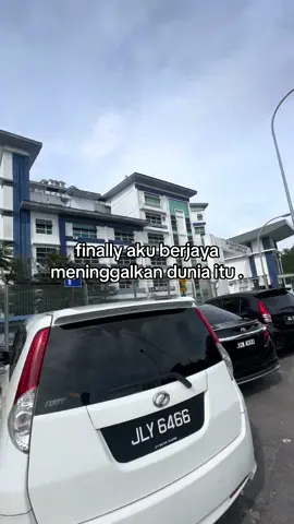 dunia penuh topeng 🎭