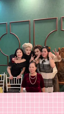 chụp tấm ảnhhh #CAPTAINBOY #RHYDER #MATCHAMMAT #MINICONCERT 