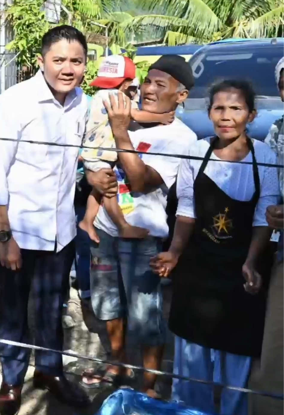 Uni, titip salam buat pak Roni ya..😅  Sehat-sehat Uni dan Uda 🙏🏻 —TIW—