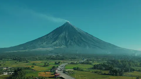 The perfect cone  🌋  #albay #mayonvolcano ##legazpialbay #philippines #traveltiktok 