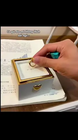 Đây là chiếc bánh kem lãng mạn nhất mà tôi từng nhận được #hopnhanbanhkem #quatangbangai #totinh #batngo #langman 