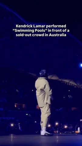 #KendrickLamar performed one of his classics in front of a sold-out crowd in Australia 🇦🇺 