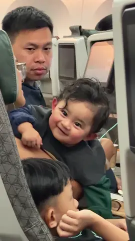 Best in flight entertainment #flying #travel #traveltiktok 