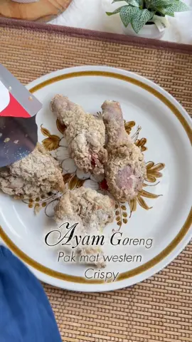 Ayam goreng rangup pak mat western sedap dan ketulan ayam besar-besar . Rempahan sedap ayam fresh #pakmatwestern #ayamgorengcrispy #ayamgorengfrozen 