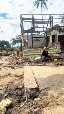 Cô ngồi trước ngồi nhà sau lũ của mình ở Phú yên không biết bắt đầu từ đâu #bãolụtmiềntrung #thiệnnguyện #xuhuongtiktok #đônghoaphuyen #phuyen 