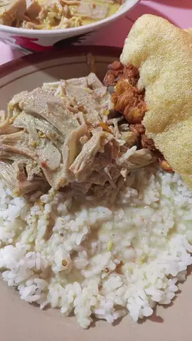 lodeh nangka + peyek kedelai + krupuk