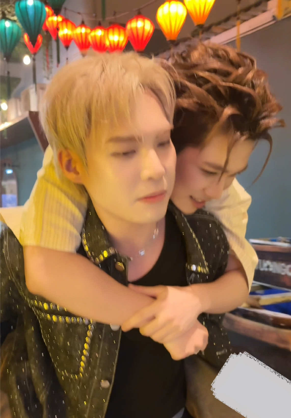 lêu lêu mấy pé hong được cõng 😋 #CAPTAINBOY #JeyB #MATCHAMMAT #MINICONCERT 