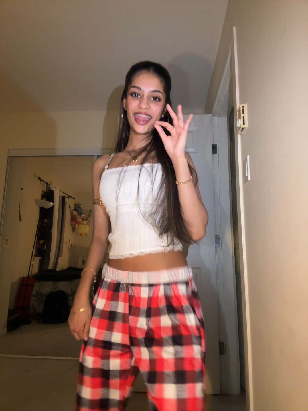 Hmmmm 😛                  DC:@sadie  #fyp #dance#foryoupage 