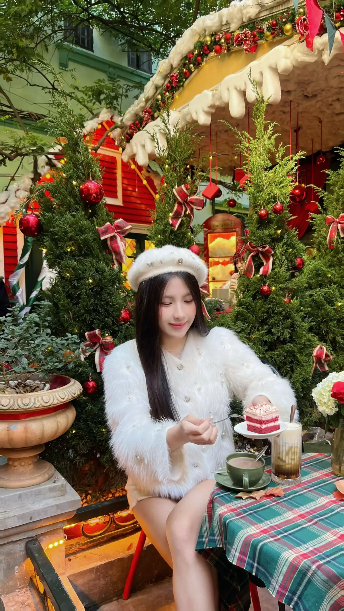 1 buổi cafe #ngoquynhrv #christmas #cafehanoi #hanoi #viral 
