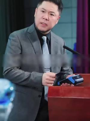 ซีอีโอพาลูกสาวไปรับรางวัลด้วยจักรยาน แต่กลับค้นพบความลับของภรรยาโดยไม่คาดคิด...