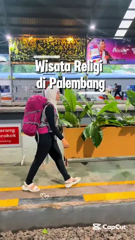 Kali ini liburannya  sambil wisata religi  dan nggak lupa istirahatnya di Reddorz Plus near Palembang Square Mall via apps RedDoorz untuk dapetin harga terendah dgn kode promo YUKNGINEP, karna RedDoorz Buka Semua Pintu #redtravellers #bukasemuapintu #reddorzindonesia 