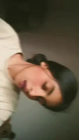 එක බැල්මෙන් නුඹ මා වසග කලා 😒👀