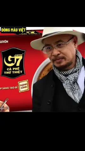 Vì Sao Vua Café Luôn Quàng Chiếc Khăn Quê Mùa Này ?    #dongmauviet 