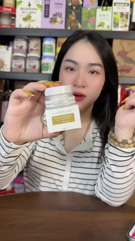 Vừa dưỡng da vừa nâng tông nhẹ che khuyết điểm Ô kê la lắm