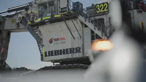 #caterpillar #dumptruck #excavator #liebherr #tambangbatubara 