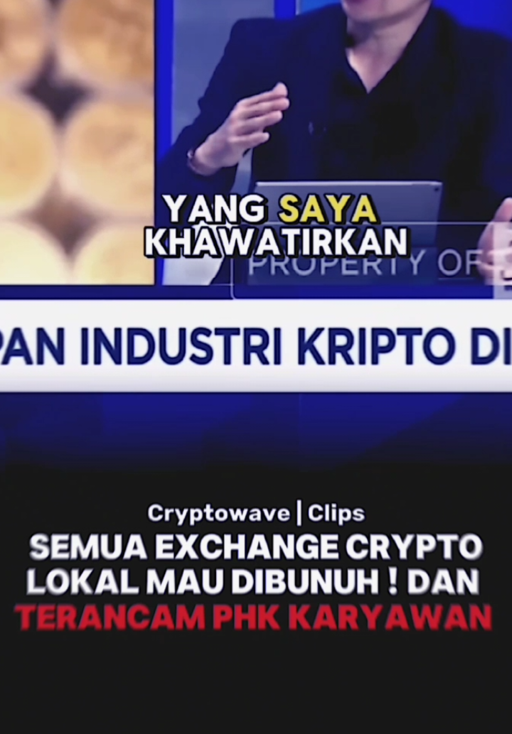 akun cryptowave di bungkam?? RUU P2SK berpotensi mencabut fungsi utama exchange, bikin para pelaku industri termasuk CEO Indodax dan Triv angkat suara. Dalam sebuah pernyataan, CEO Indodax William Sutanto mengingatkan bahwa aturan tersebut dapat menghapus fungsi utama pedagang kripto. “Apabila tidak diperbolehkan lagi menjalankan fungsi tersebut, maka kami harus mengubah total model bisnis yang telah dijalankan selama lebih dari 11 tahun. Dampaknya akan sangat signifikan terhadap pendapatan dan stabilitas perusahaan,” jelasnya. “Jika memang diharuskan, maka PHK mungkin tidak bisa dihindari.” Pernyataan tersebut selaras dengan pandangan CEO Triv, Gabriel Rey, yang menilai sentralisasi perdagangan di satu bursa akan memukul struktur operasional exchange lokal. “Saya yakin terjadi gelombang PHK di semua exchange,” ujarnya dalam sebuah wawancara dengan CNBC baru-baru ini, menekankan bahwa dampaknya tak hanya pada satu atau dua perusahaan. Rey menyebut akar masalahnya adalah hilangnya fungsi PAKD sebagai pengelola sistem perdagangan. Jika seluruh transaksi harus mengikuti satu bursa yang mengontrol orderbook, exchange kehilangan peran inti mereka.  Share ke teman kamu dan tulis pendapatmu di kolom komentar! Sc : Coinvestasi #cryptowave #triv #ruup2psk #exchangelokal #phkmassal 