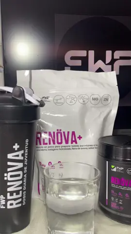 Mira como se disuelve solo en el agua 🥹 así se disolverá en el cuerpo por los biopectidos activo 😚 #fyp #colageno #resveratrol #magnesio 