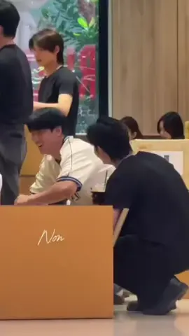 singgel mah bebas 🤭 masak iya mau naikin hesteg pingmilk 🤣🤣🤣 @milk2may @Ping Orbnithi 🦁 #milk2may #fyppppppppppppppppppppppp #creatorsearchinsights #fyp #foryoupage 