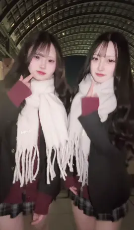 制服イルミしてきた💋💕2人ともウェーブ出来てなくてうける😂#イルミネーション #恵比寿ガーデンプレイス #高3 #fyp #おすすめ 