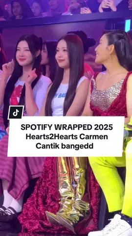 Kemarin malam carmen cantik sekali, kalau ngeliat carmen ujung-ujungnya senyum-senyum sendiri. Member H2H lainnya juga nggak kalah cantiknya, grup yang penuh dengan visual dan bakat. Pantang menyerah ya Hearts2Hearts, masih banyak tantangan kedepannya. ditunggu gebrakan-gebrakannya yah ☺️☺️ #Hearts2Hearts #carmen #하츠투하츠  #SpotifyWrapped2025 #h2h 