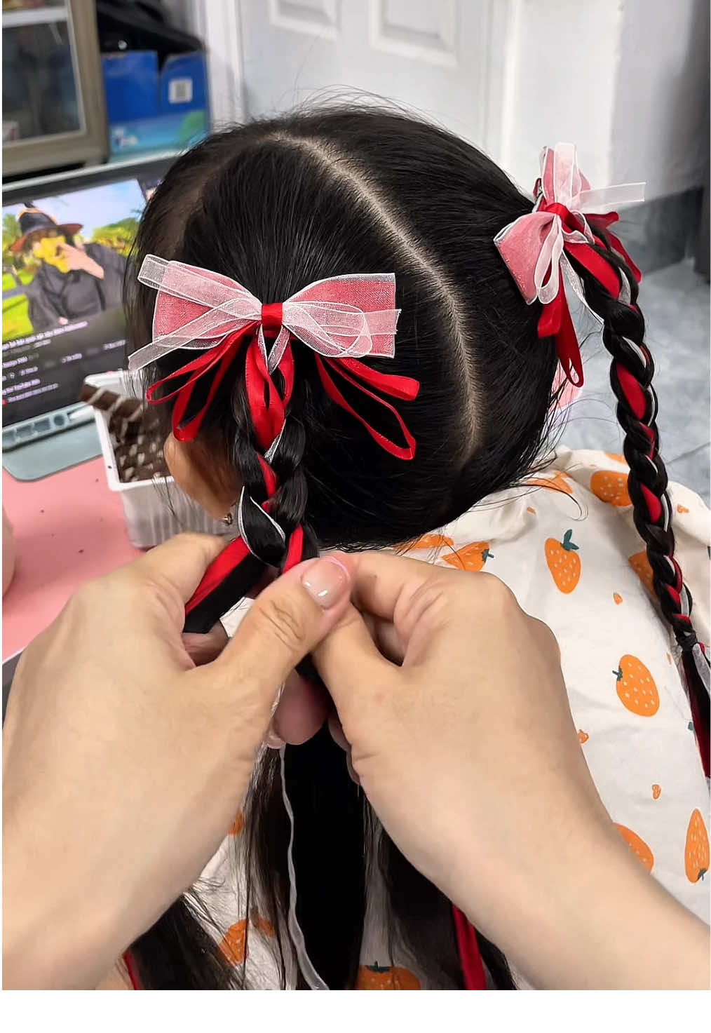 Set kẹp nơ có dây dài tua rua rẻ và đẹp. Vào giỏ hàng mua ngay cho bé mẹ ơi #bé_sunny_và_mẹ #keptocxinh #keptoc #keptocbegai #kepno  @Bé Sunny Và Mẹ 