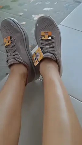 “Tím nhạt mà cực xinh 💜 GO WALK Arch Fit N-Joy – thoải mái và dễ thương hết nấc!” 🏷️ Hashtag: #Skechers #giaynu #authentic #sale #giaythethao 