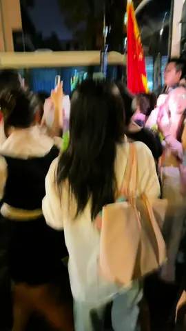 Hết vốn ảnh và video của cbd này nhé các bà. Cùng quay ngược lại những buổi tối hợp luyện và chính thức 2/9 nhé các ynn của cbd LHH 😊. Tui là bám chặt tuyến 2 đó. Vì sít rịt của tui chỉ đi tuyến 2 😜. Nhưng ko ngờ cbd LHH cungz sang tuyến 2 tương đối nè, và màn quay xe sáng 2/9. Tổ quốc chiều tui quá mà 🥰 #a80  #tacchiendientu  #quockhanh2025  #lehoanghiep  #viral 