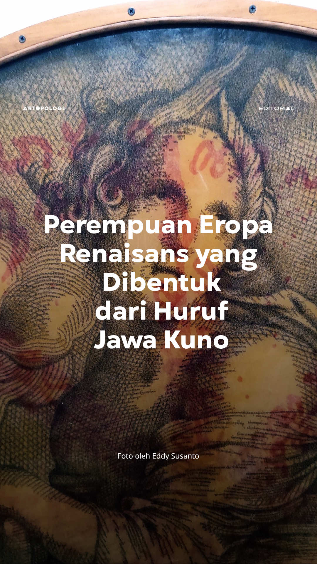 Perupa asal Yogyakarta, Eddy Susanto, berhasil meraih penghargaan UOB Painting of the Year (POY) Indonesia 2025 melalui karyanya yang berjudul Kuasa dalam Setara. Pengumuman pemenang disampaikan dalam acara penyerahan penghargaan di Ashta District, SCBD, Jakarta, setelah proses seleksi yang melibatkan 1.400 karya dan menghasilkan 48 finalis terpilih. Panel juri kompetisi tahun ini terdiri atas Dr Agung Hujatnika (Ketua Dewan Juri, kurator independen & dosen ITB), Alia Swastika (Direktur Biennale Jogja Foundation), dan Venus Lau (Direktur Museum MACAN). Mereka menilai karya Eddy unggul karena memadukan gagasan kuat dengan penguasaan teknik yang tidak lazim ditemukan dalam medium lukisan kontemporer.  Kuasa dalam Setara disusun menggunakan huruf-huruf Jawa kecil, dipadatkan untuk membentuk bagian gelap dan direnggangkan untuk bagian terang; sehingga menghasilkan gradasi dan bayangan tanpa menggunakan sapuan kuas. Selain pendekatan teknis tersebut, juri juga memuji pemilihan kulit lembu tipis sebagai medium yang dapat ditembus cahaya. Ketika disinari dari belakang, permukaan kulit memperkuat struktur huruf-huruf Jawa yang membentuk figur perempuan di dalam karya, menciptakan perpaduan unik antara material tradisional dan teknik penulisan manual yang presisi. Dewan juri menyebut metode kerja Eddy sebagai bentuk “kelambatan yang disengaja”, menekankan proses yang membutuhkan kesabaran ekstrem dan tidak mudah ditiru teknologi. Sebagai pemenang kategori Perupa Profesional, Eddy menerima hadiah sebesar Rp 250 juta dan berhak mewakili Indonesia di ajang regional UOB Painting of the Year Asia, bersama para pemenang dari negara lain di kawasan Asia Tenggara.  Penyelenggaraan POY 2025 dinyatakan oleh UOB sebagai penegasan komitmen UOB dalam mendukung perkembangan seni rupa Asia Tenggara. Karya Eddy dinilai bukan hanya menampilkan inovasi teknis, tetapi juga membuka dialog baru mengenai pertemuan budaya Jawa dan Eropa melalui disiplin kerja yang teliti, pelan, dan penuh kesadaran. #EddySusanto #UOBPaintingOfTheYear #2025 #KuasaDalamSetara 