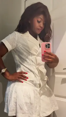 Morena tropicana! 🌴☀️ Beleza que vem do sol do Nordeste. #Morena #BelezaTropical #Nordeste #Verão #PeleDourada